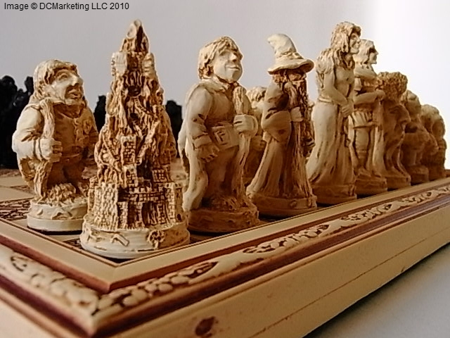 Lord of the Rings Plain Theme Chess Set (Small)